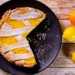 Bild zeigt Neapolitanische Pastiera. Der traditionelle Osterkuchen aus Neapel in Italien.